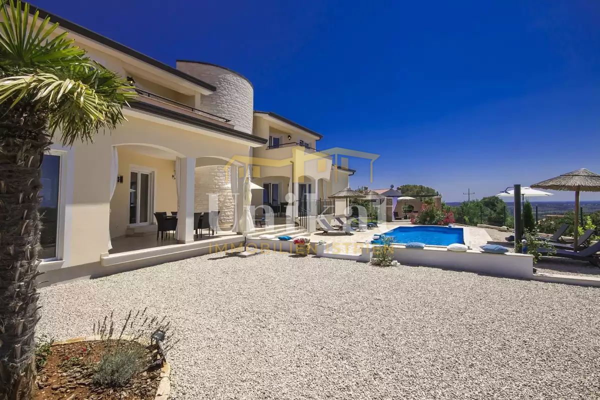 Villa di lusso con fantastica vista sul mare